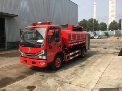 東風(fēng)多利卡  4噸  消防灑水車 東風(fēng)多利卡  4噸  消防灑水車