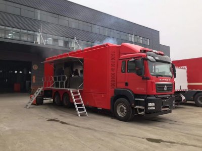 重汽汕德卡餐車 重汽汕德卡餐車